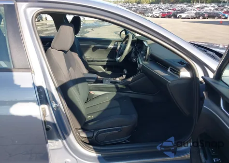 2021 Kia K5 Lx z USA, uszkodzony, nr VIN 5XXG24J29MG005895